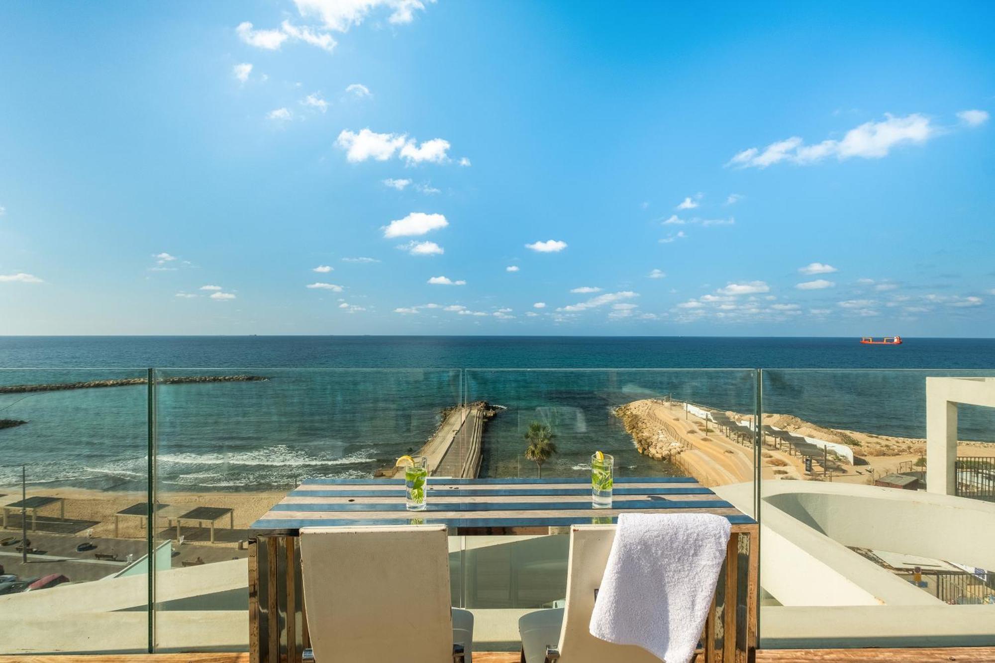 Penthouse 3Br + Roof Top + Parking - On The Beach Haifa Exterior foto