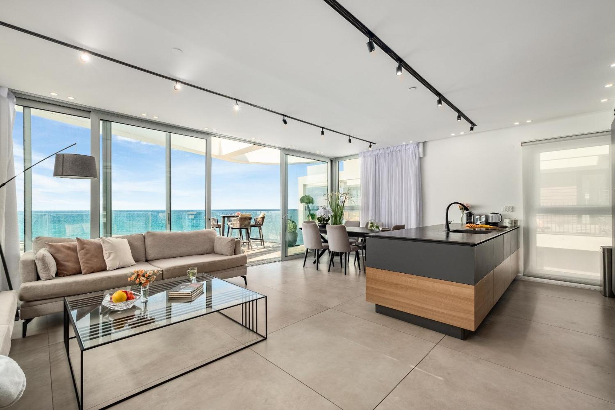 Penthouse 3Br + Roof Top + Parking - On The Beach Haifa Exterior foto